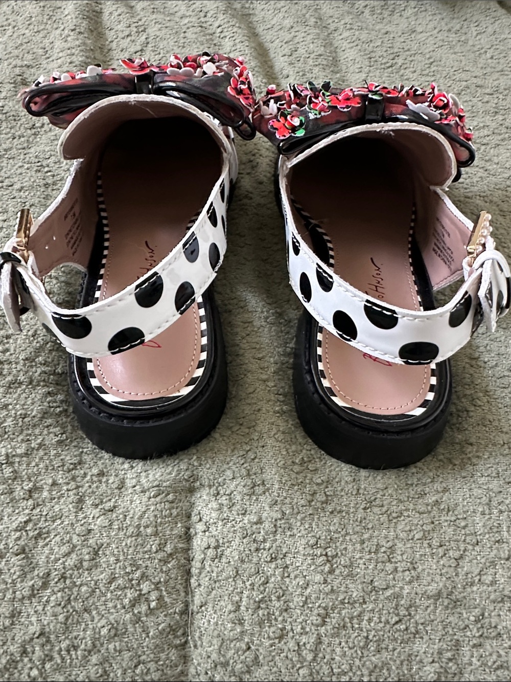 Betsey Johnson White Black Polka Dot Slingback Sandals with Red Floral Bow - Picture 2 of 6